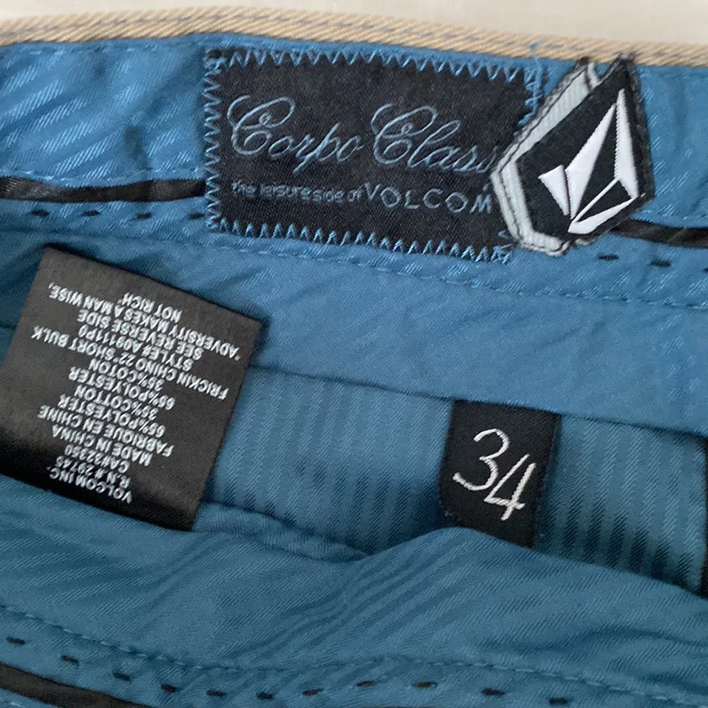 Volcom Shorts size 34 - Picture 8 of 8